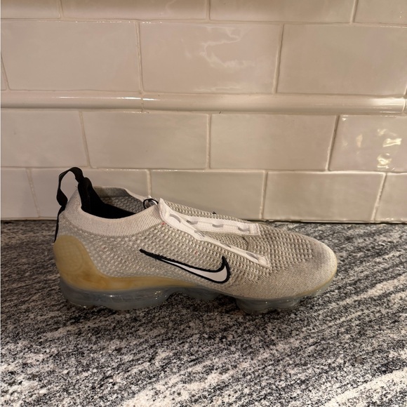 Mens Nike Air VaporMax Flyknit Pure Platinum DH4084-100 Size 9.5 - Picture 6 of 10